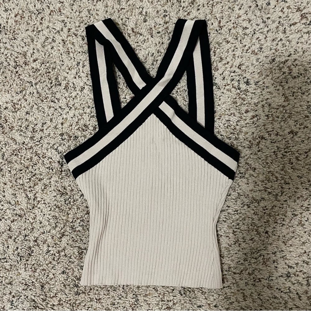 Forever 21 Twist-front Top Size M